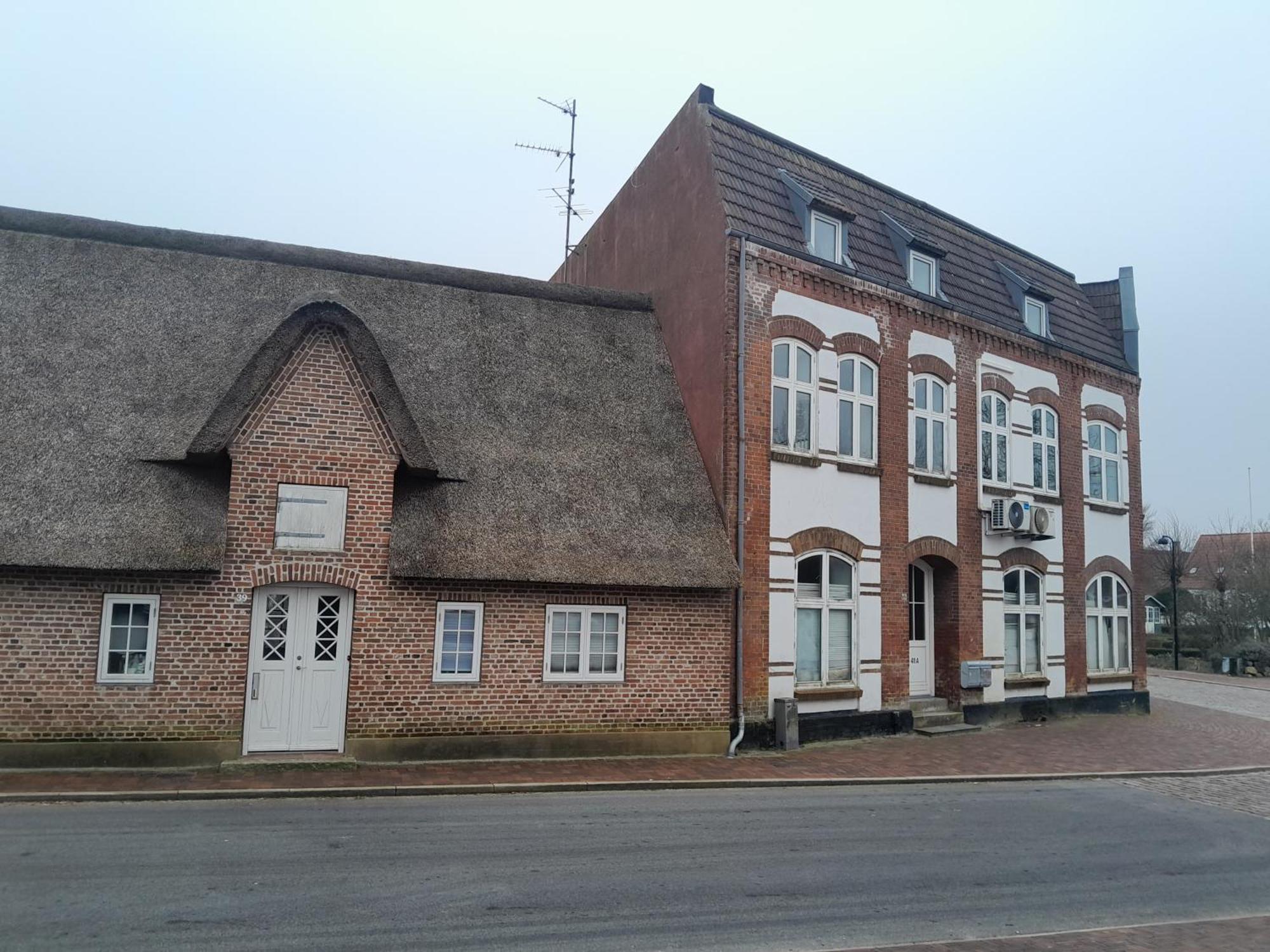 Apartment Mit 2 Zimmern Und Balkon Im Herzen Von Hoyer Højer Esterno foto